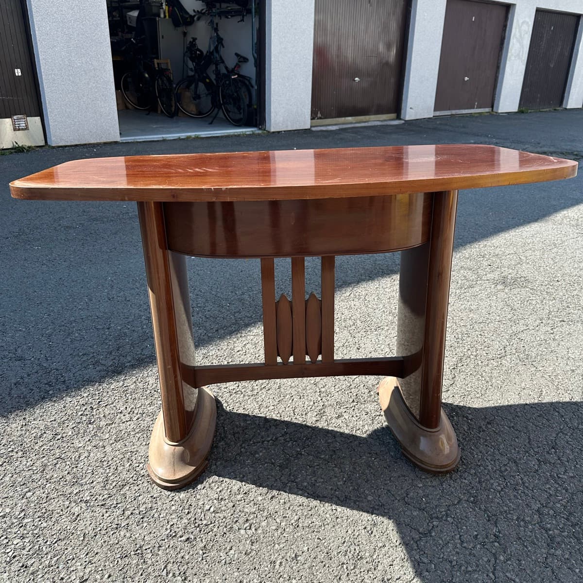 Art Deco Borð