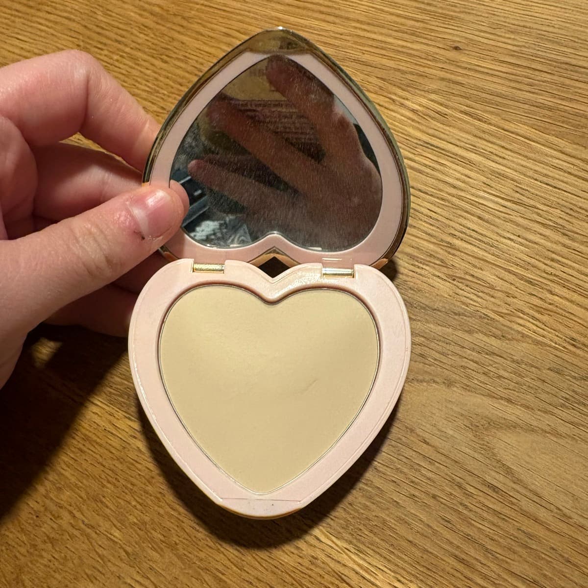 Andlitspúður frá Too Faced, Charlotte Tilbury og MAC