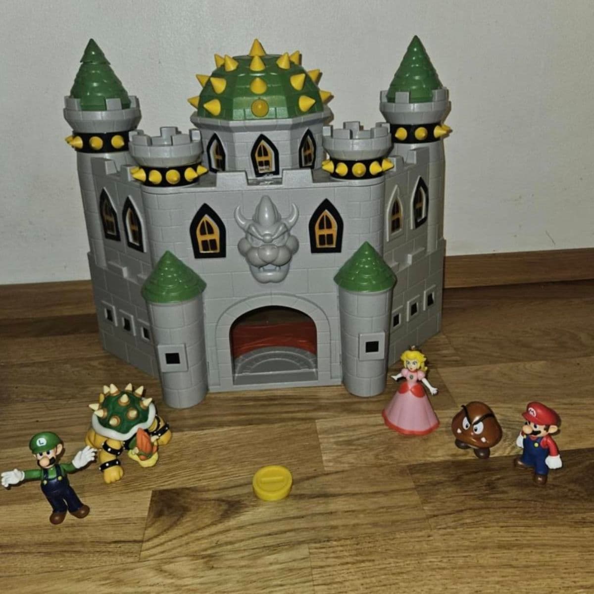 Super Mario Bowser kastalinn