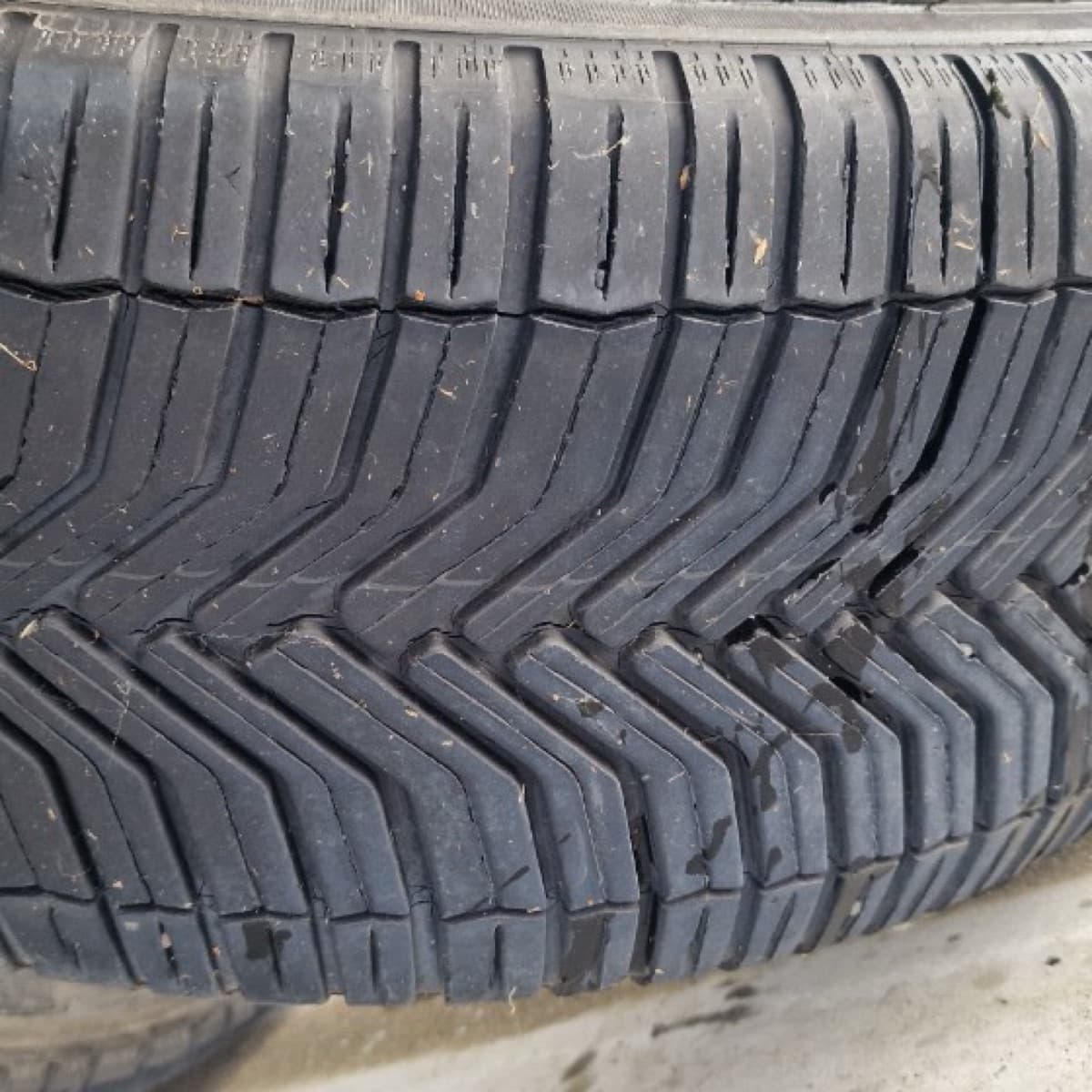 4stk Michelin CrossClimate heilsársdekk 235/45R17