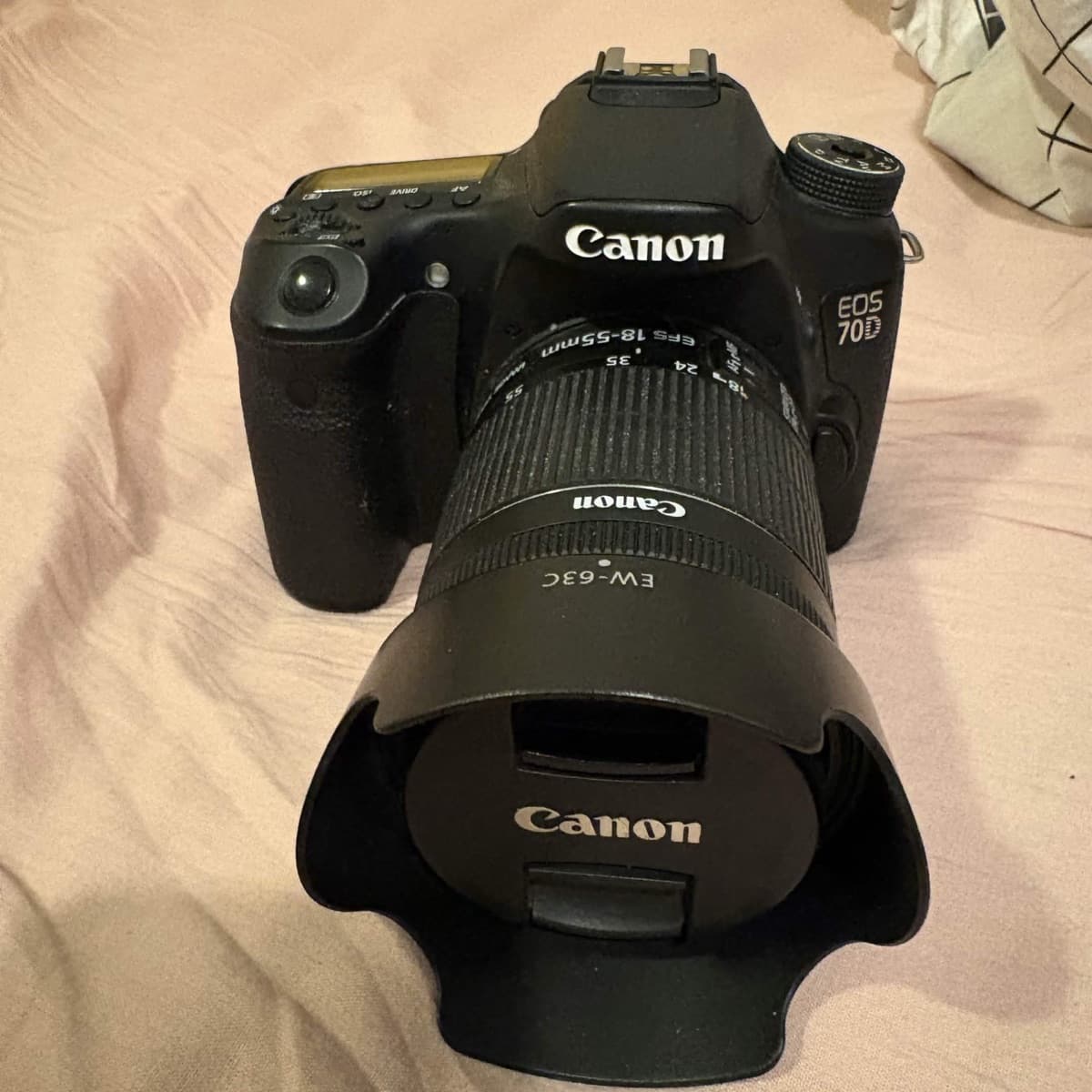 Canon EOS 70D með 18-55mm linsu