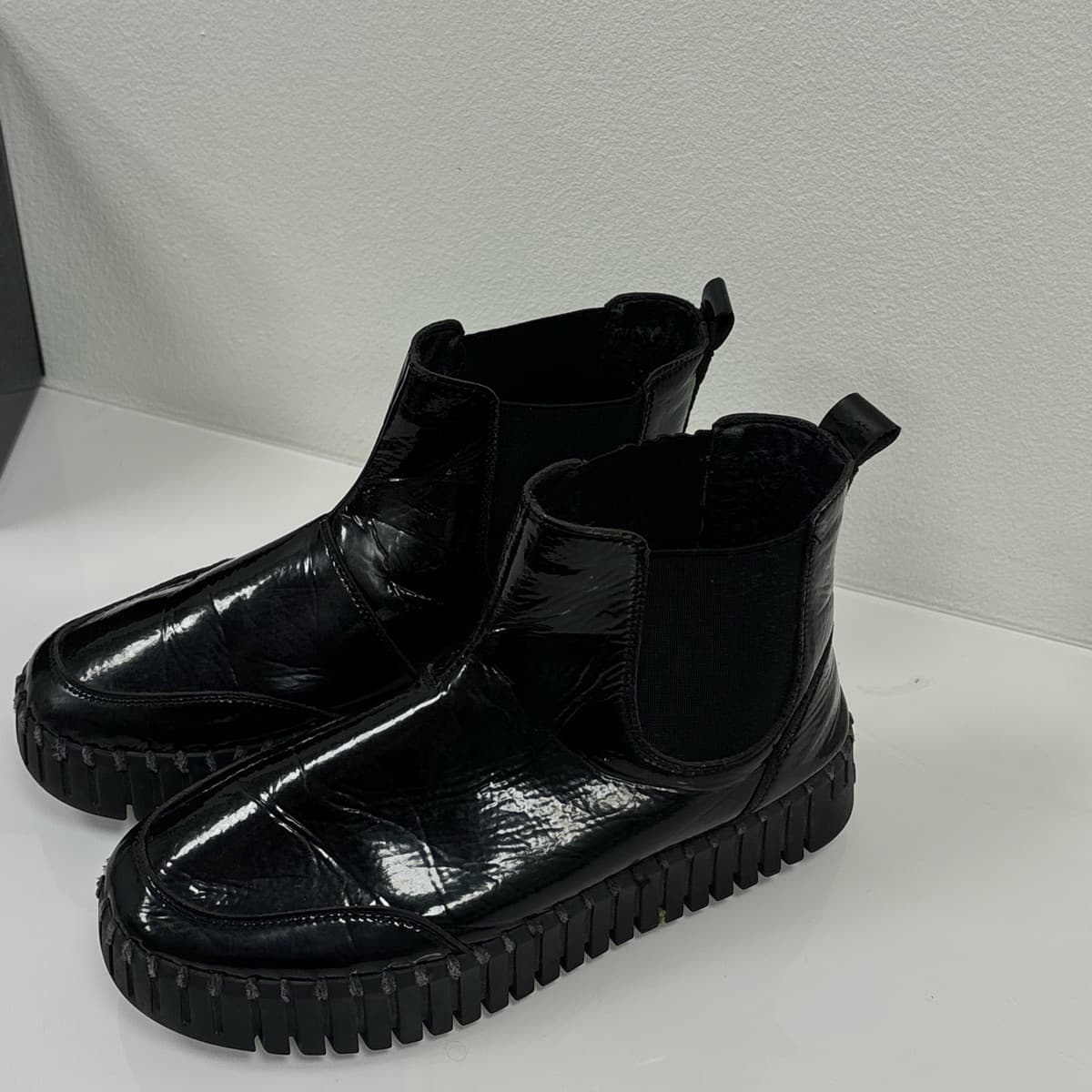Shiny boots stærð 36