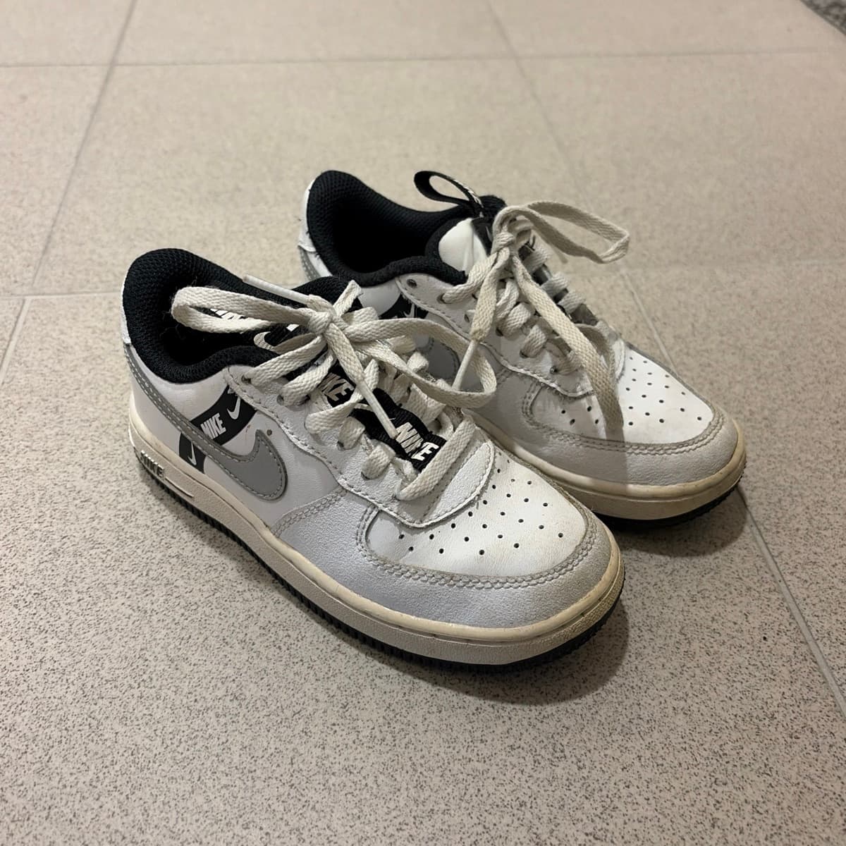 Nike Air Force 1 strigaskór