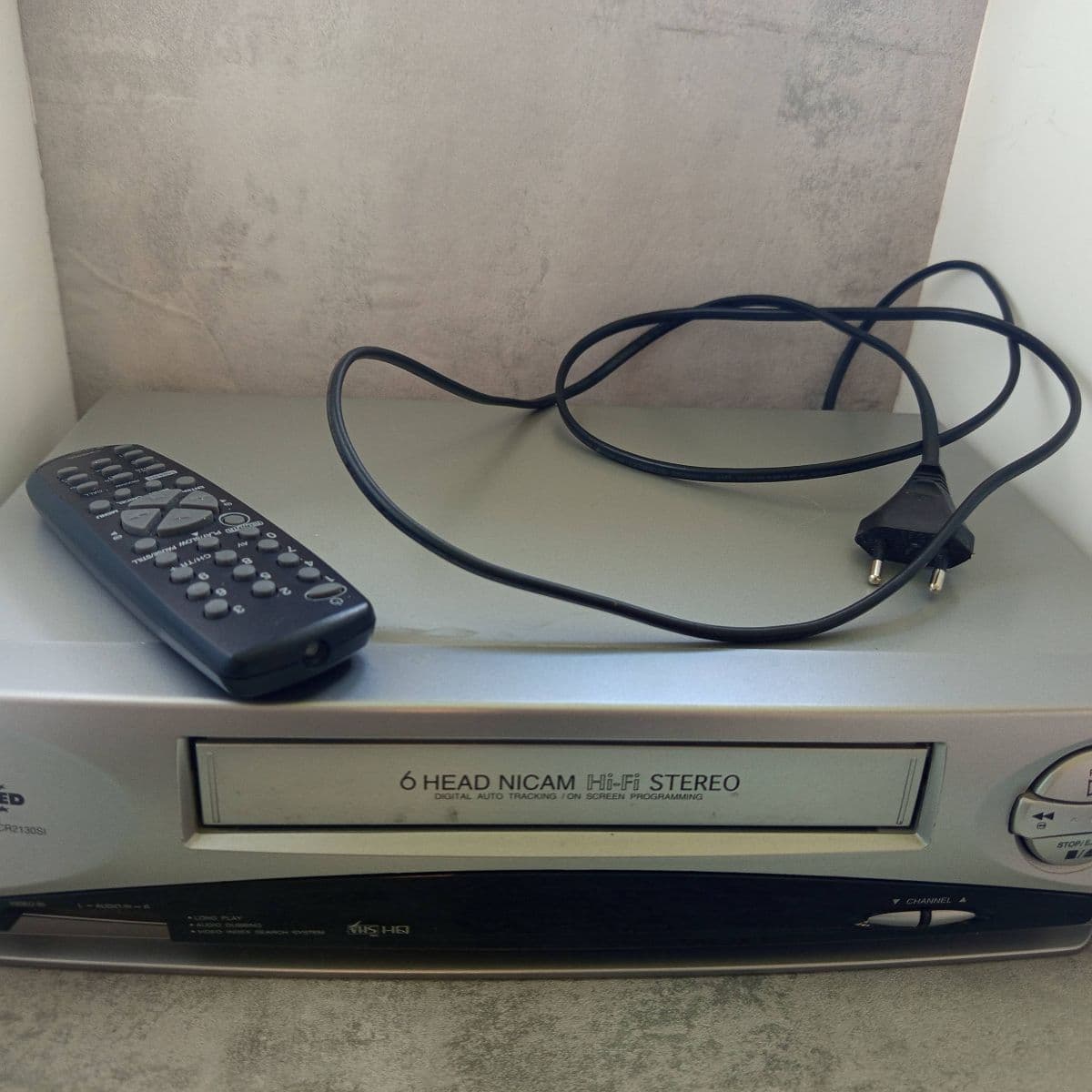 United VCR myndbandstæki
