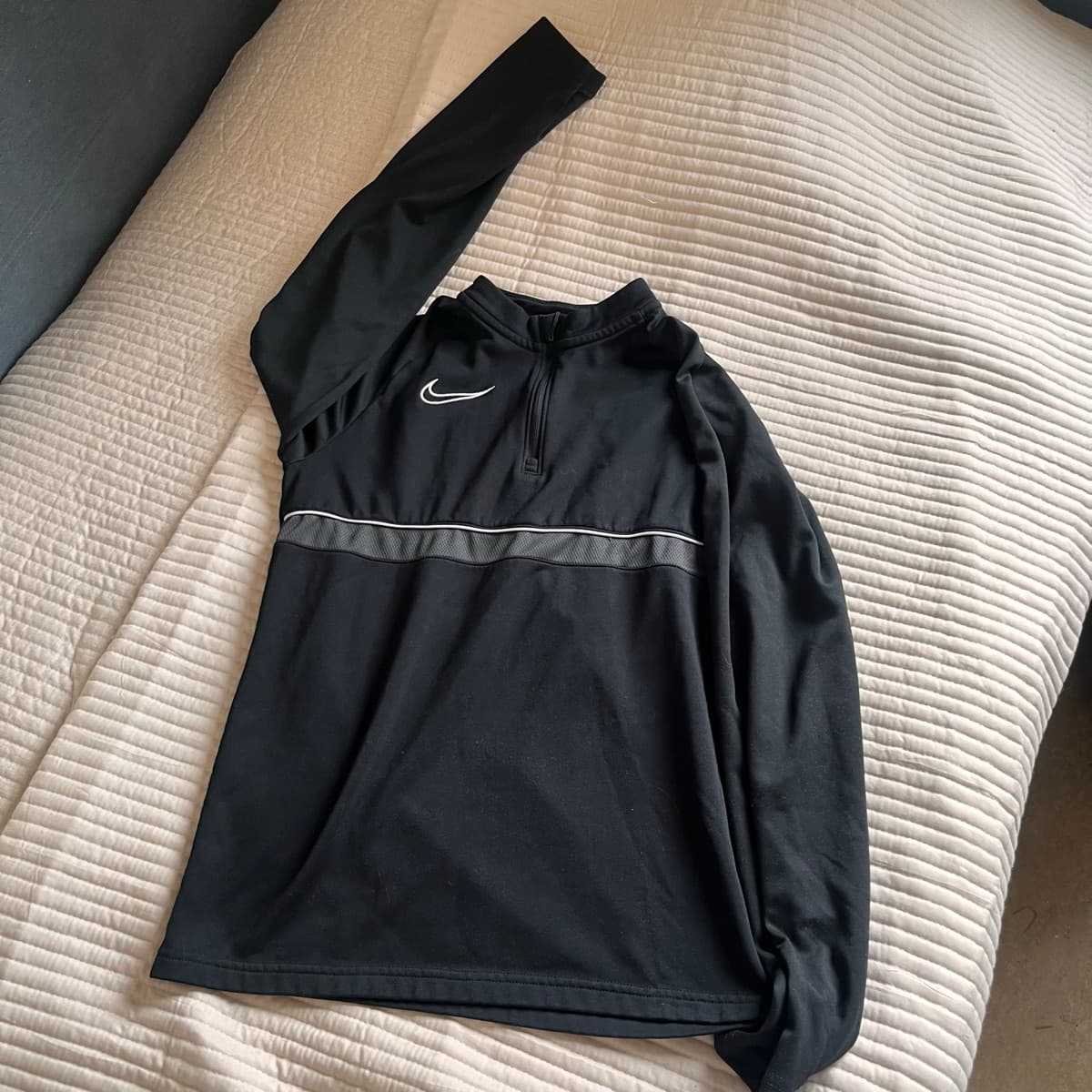 Nike æfingapeysa
