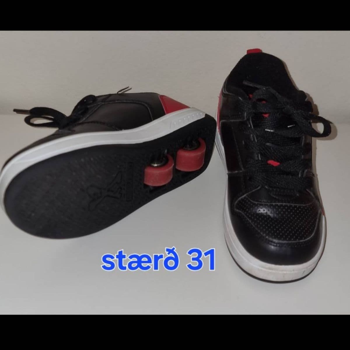 Skór með hjólum/heelys