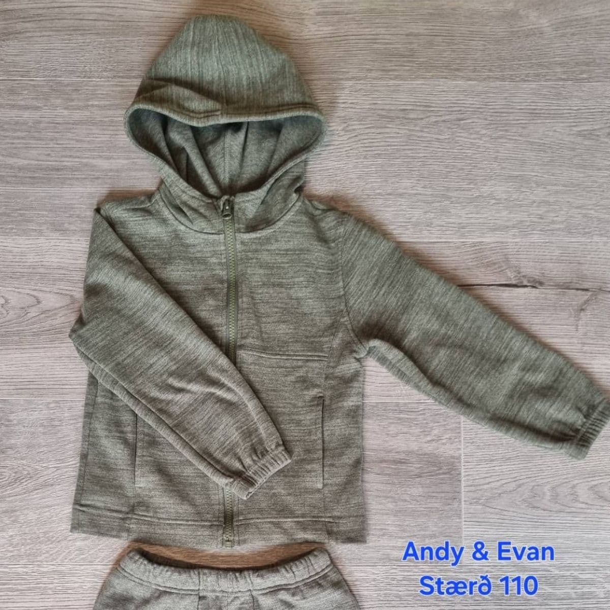 Andy & Evan sett
