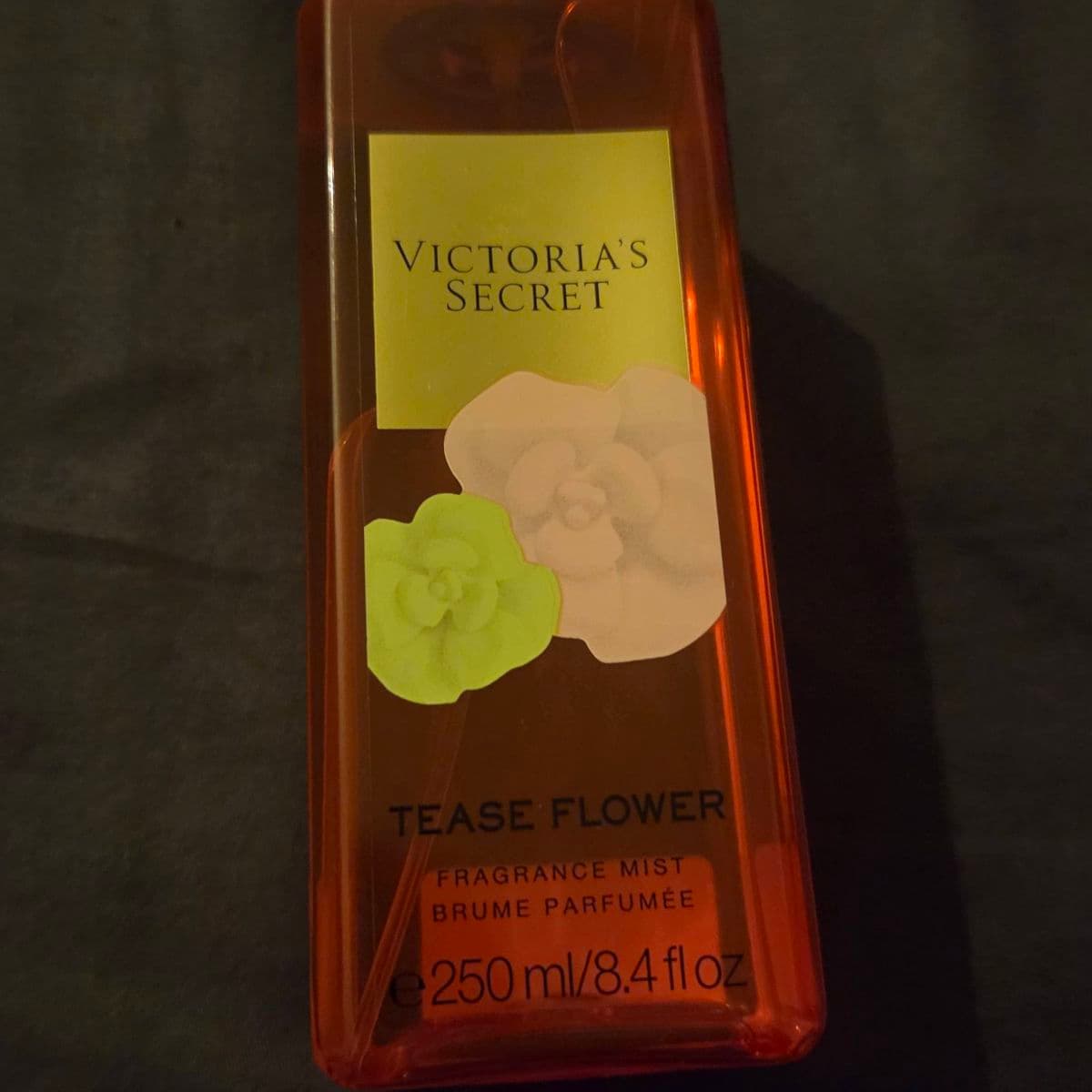 Victoria's Secret Tease Flower ilmsprey