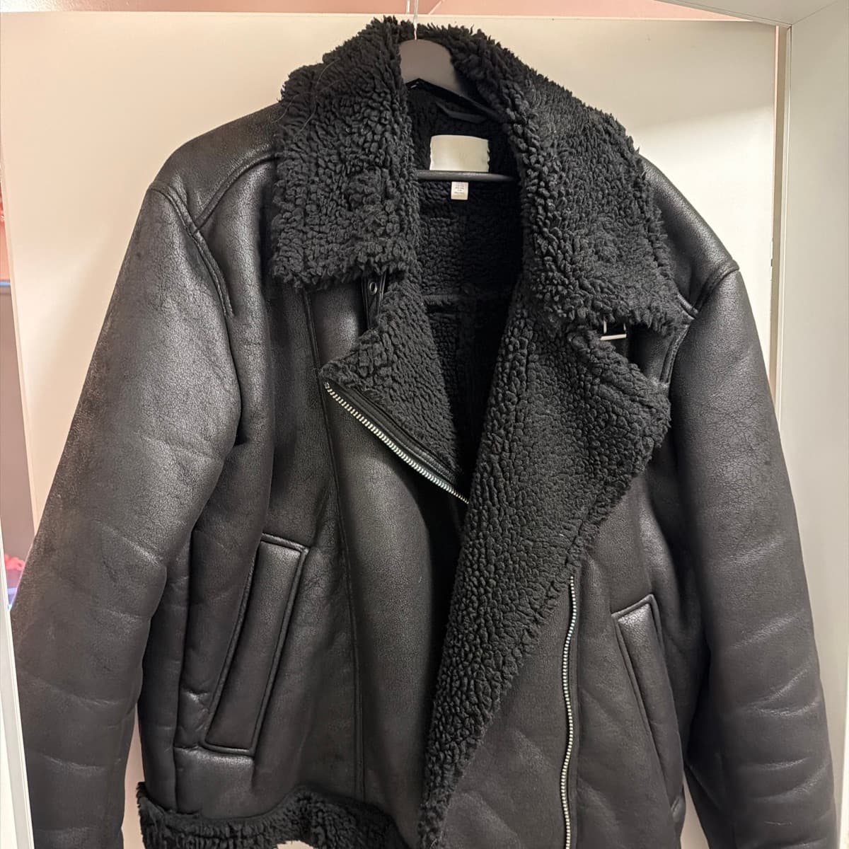 H&M jakki með loðkraga