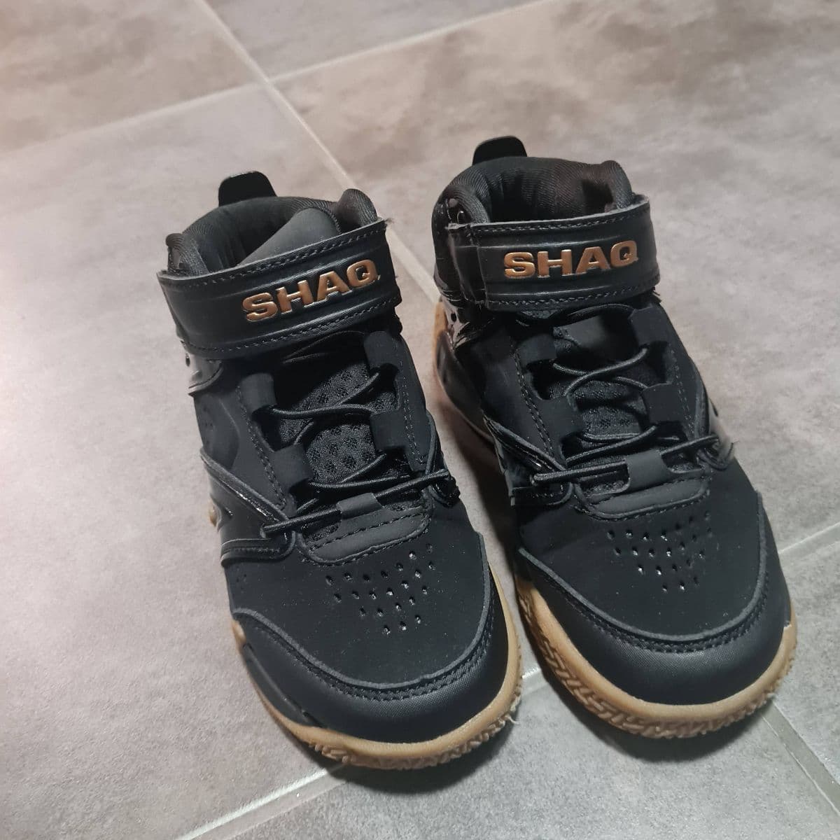 Shaq körfuboltaskór