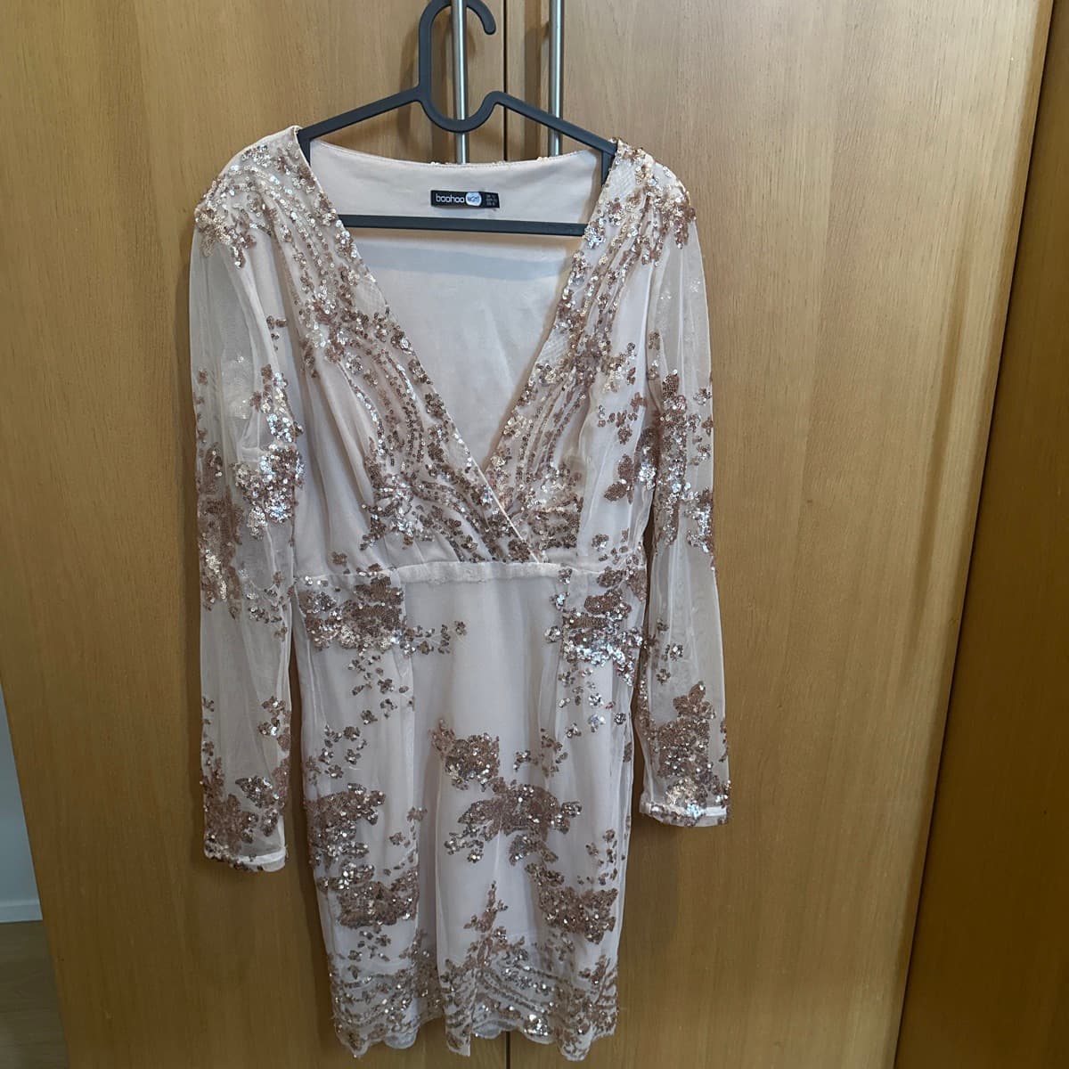 Boohoo pallíettukjóll