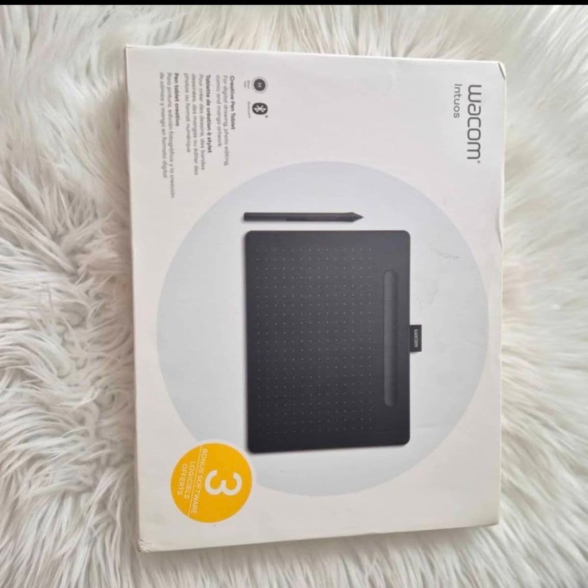 Wacom Intuos Medium Bluetooth Creative Pen Tablet