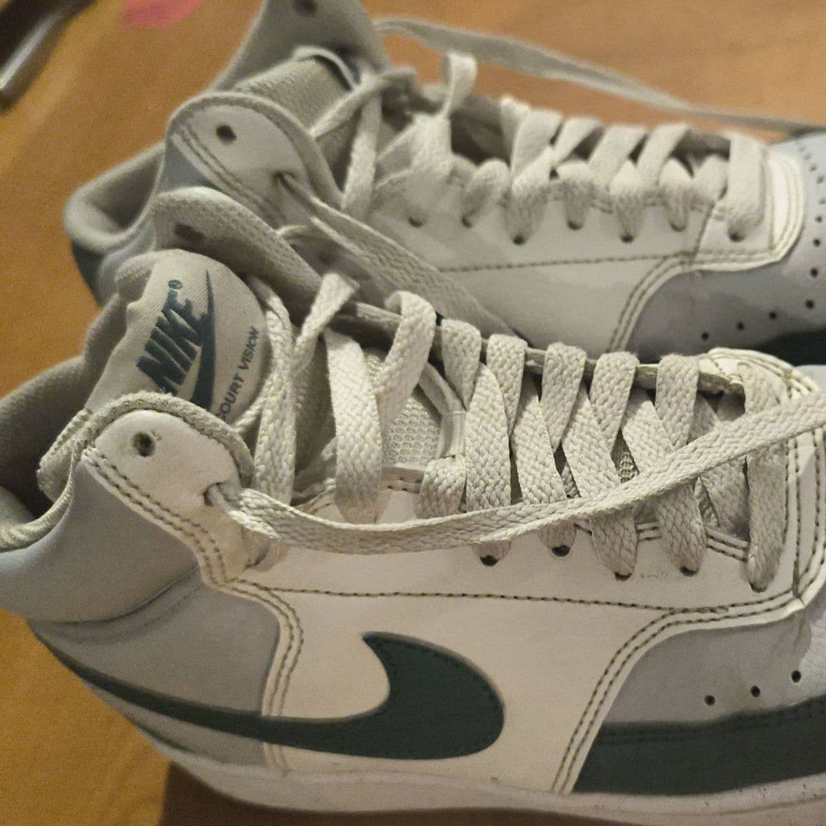 Nike skór hvítir og grænir flokkur st/size 40