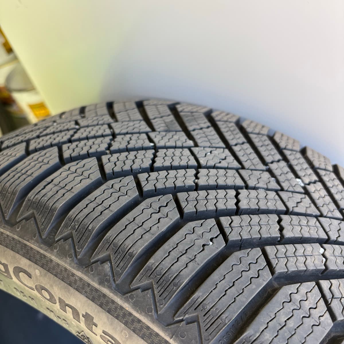 Continental VikingContact 205/55 R17