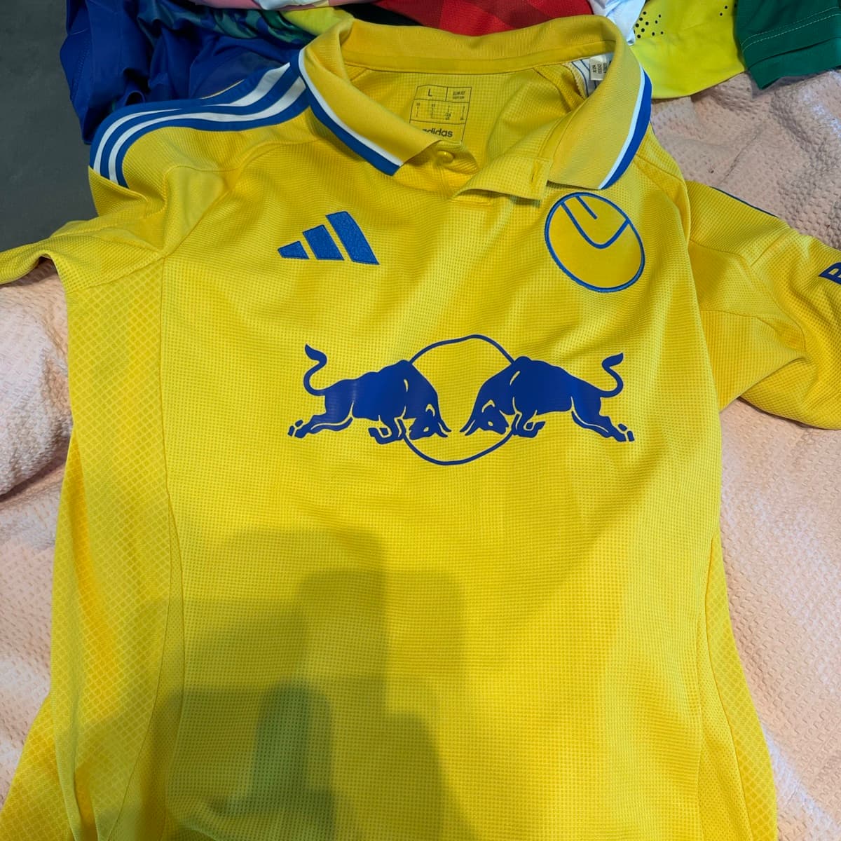 Adidas Leeds United útitreyja