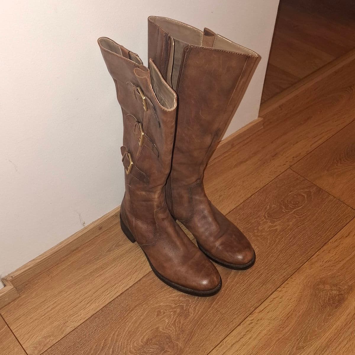 Leðurstígvél með spennum
