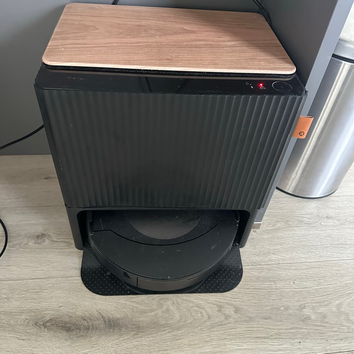 iRobot Roomba j7+ ryksugu- og moppuvél