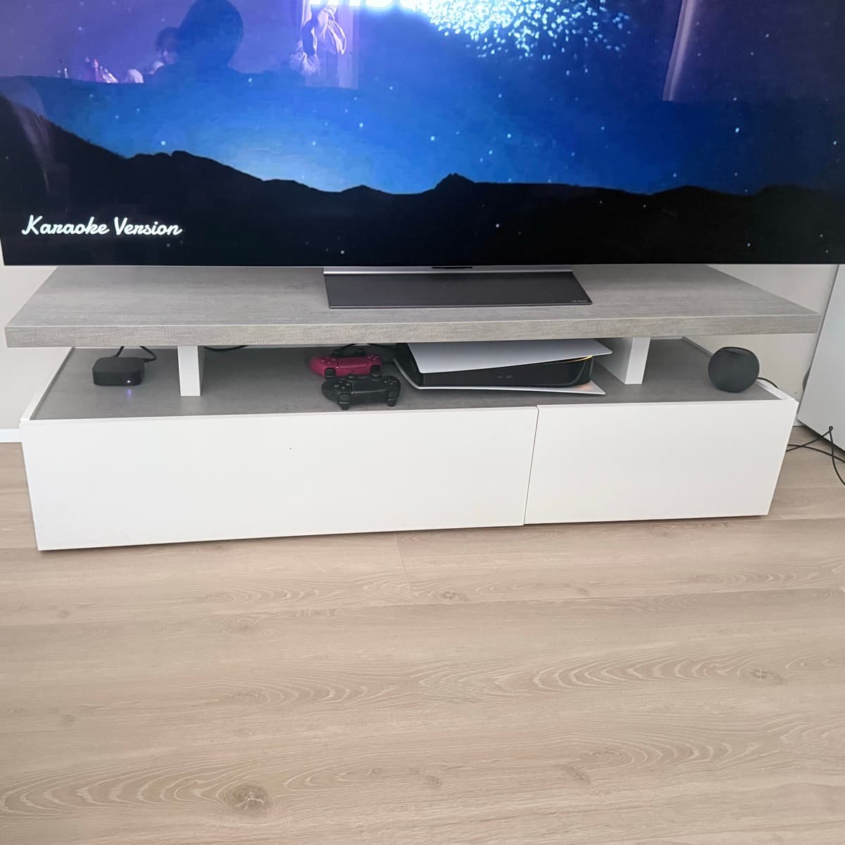 Sjónvarpsskápur
