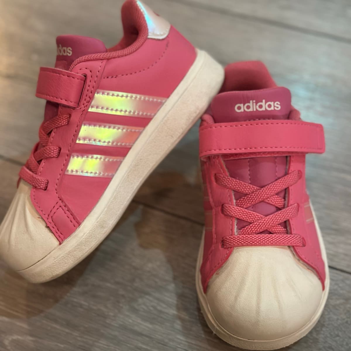 Adidas strigaskór