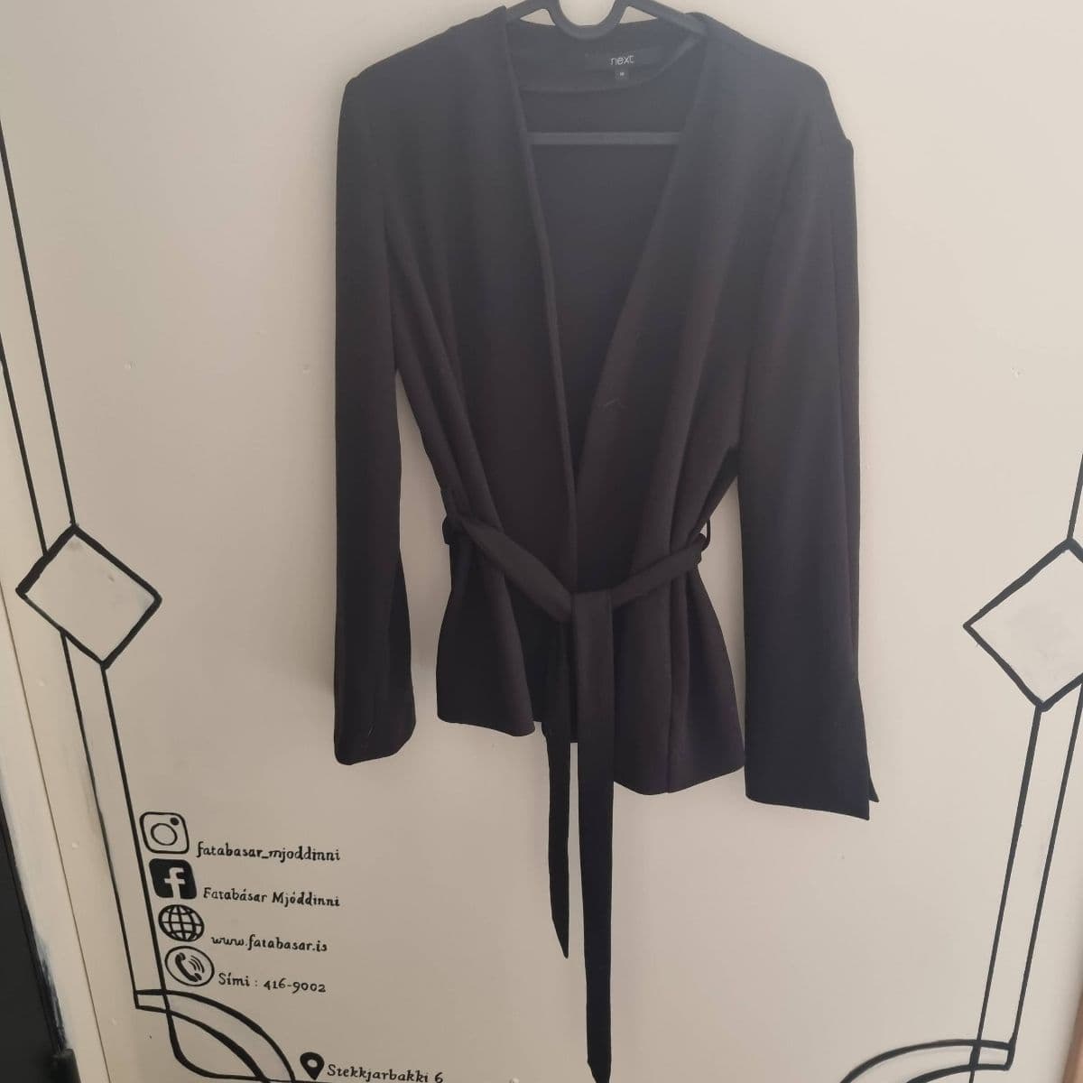 Zara blazer og J.Crew vafningsbolur