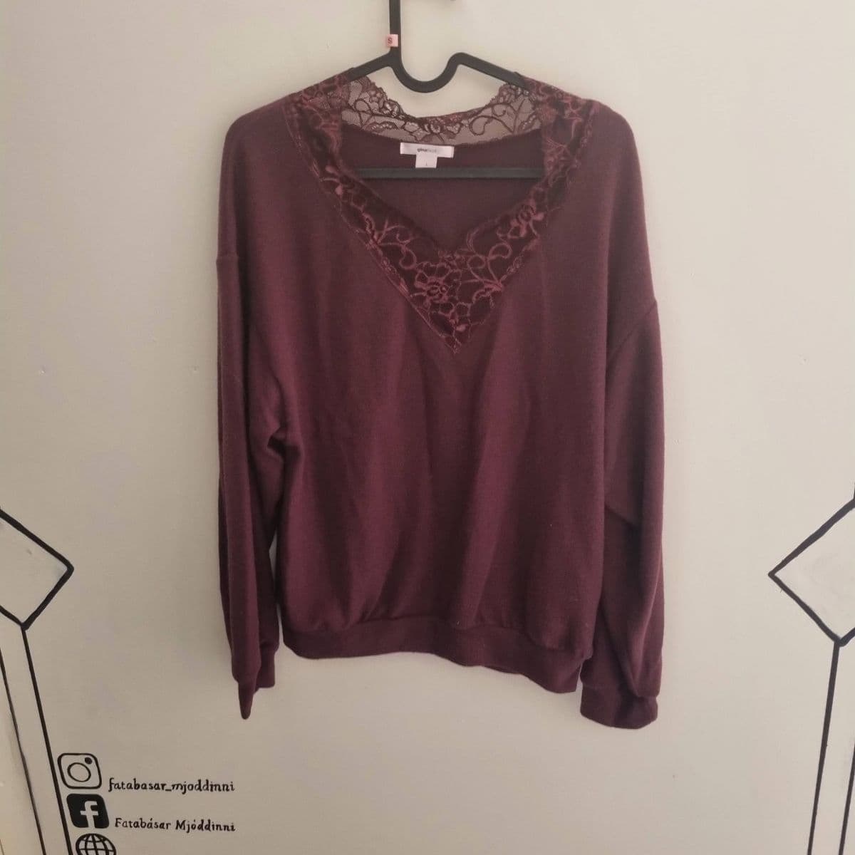 Gina tricot peysa með blúndu