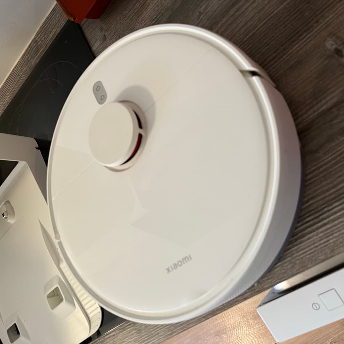Xiaomi Robot Vacuum með tæmistöð