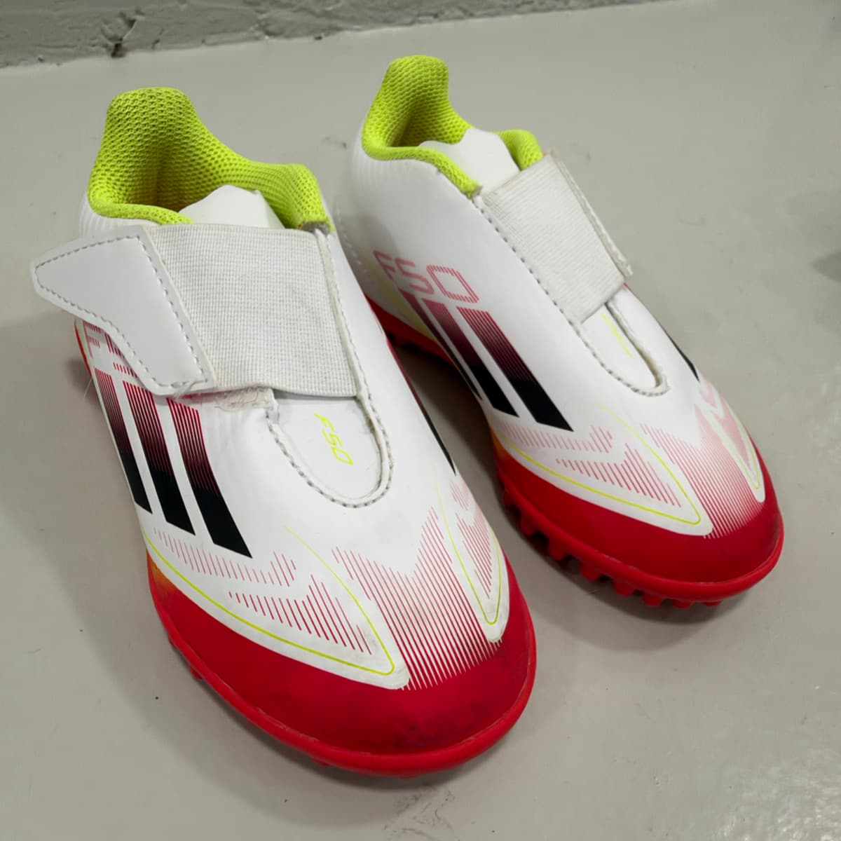 Adidas F50 fótboltaskór