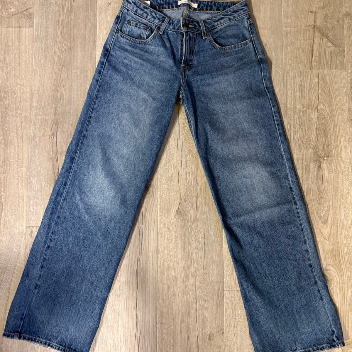 Levi's low loose W27/L32