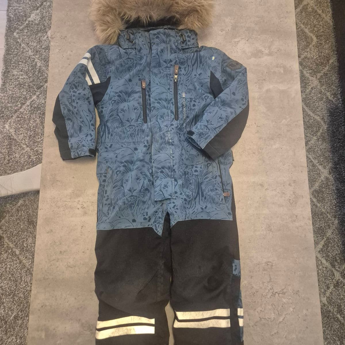 Munstraður útivistargalli