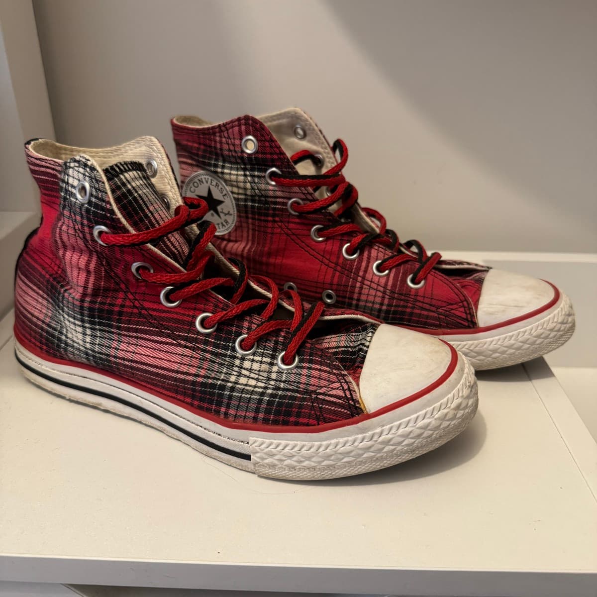 Converse háir strigaskór
