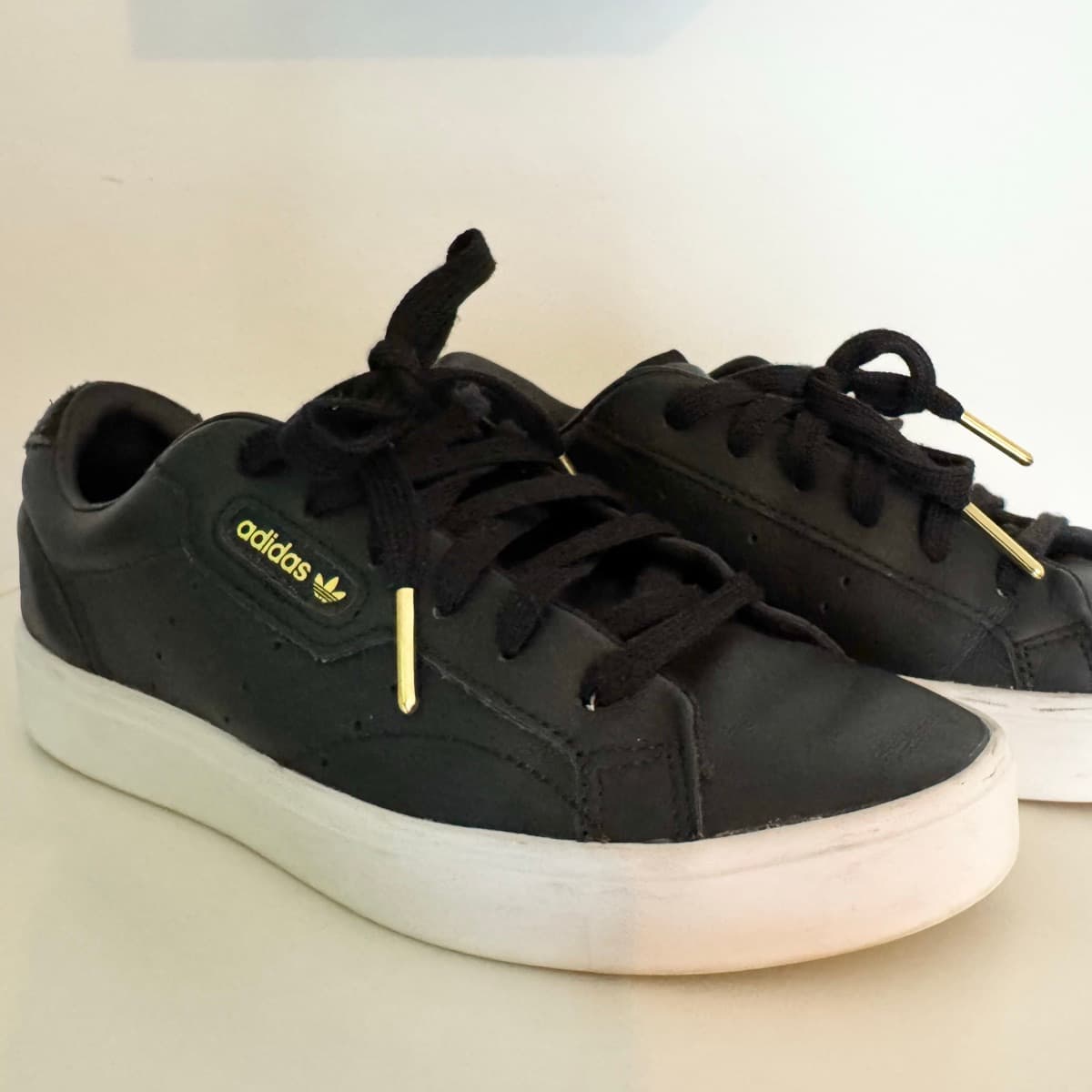 Adidas sleek strigaskór