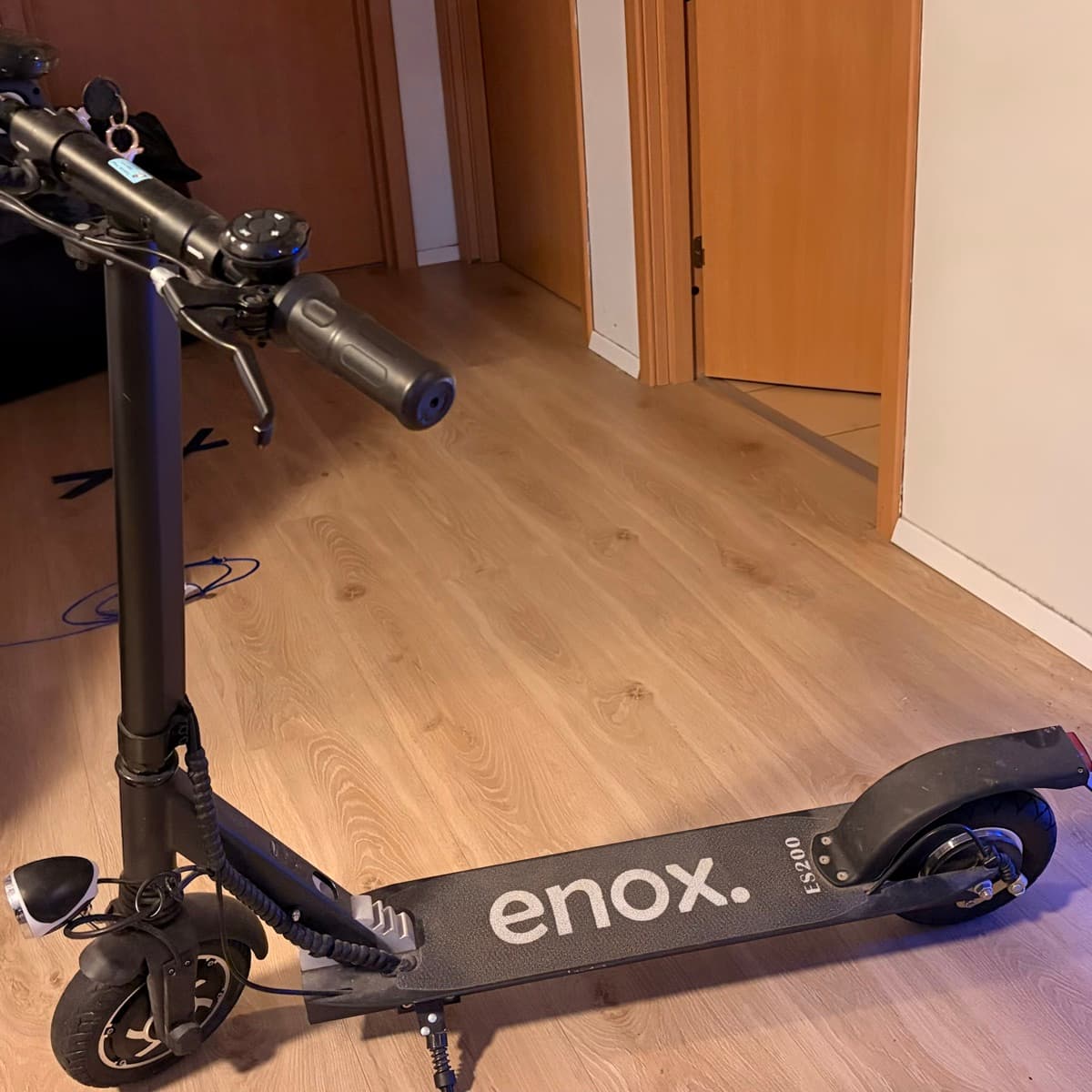 Enox ES200 rafhlaupahjól