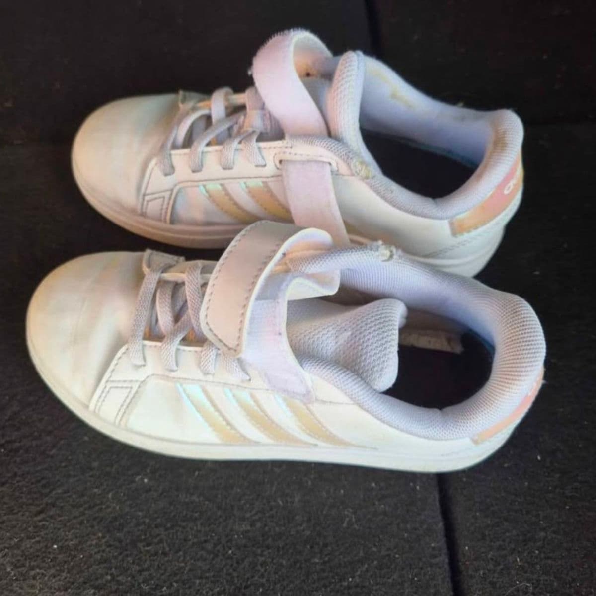 Adidas strigaskór