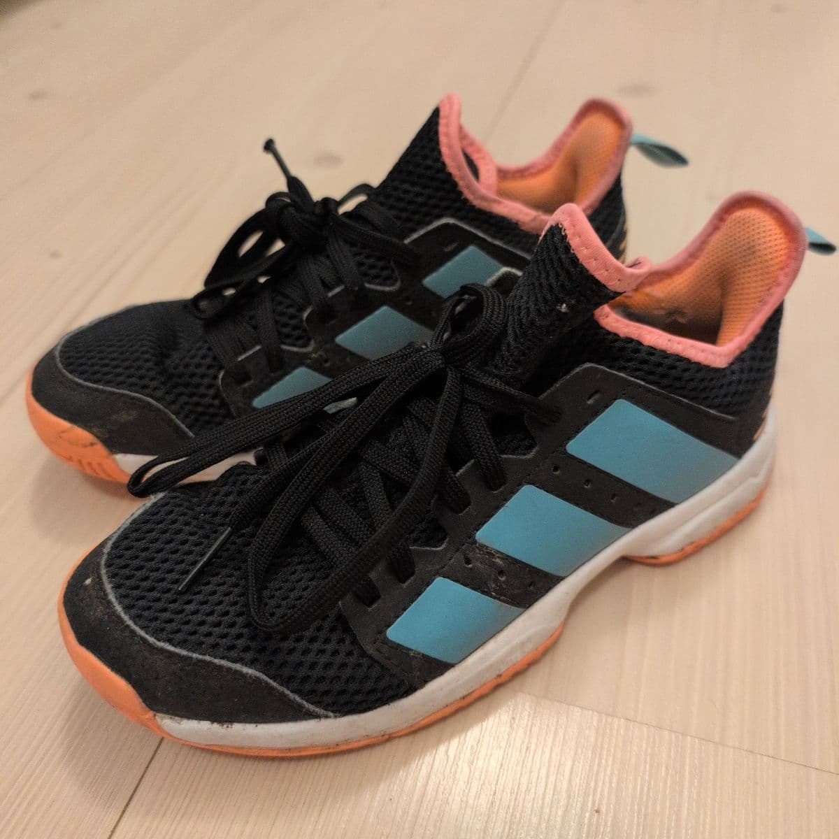 Adidas íþróttaskór