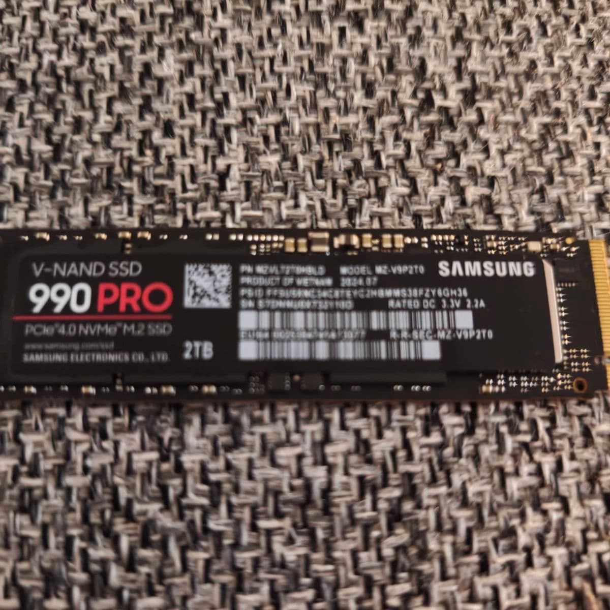 Samsung 990 PRO 2TB SSD og hýsing