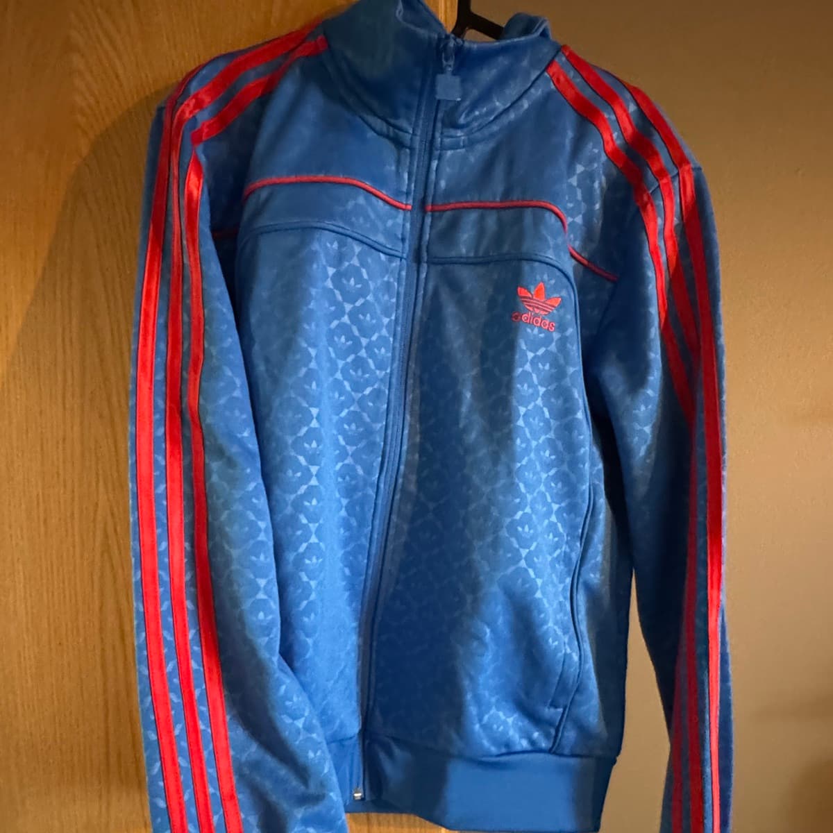 Adidas íþróttajakki