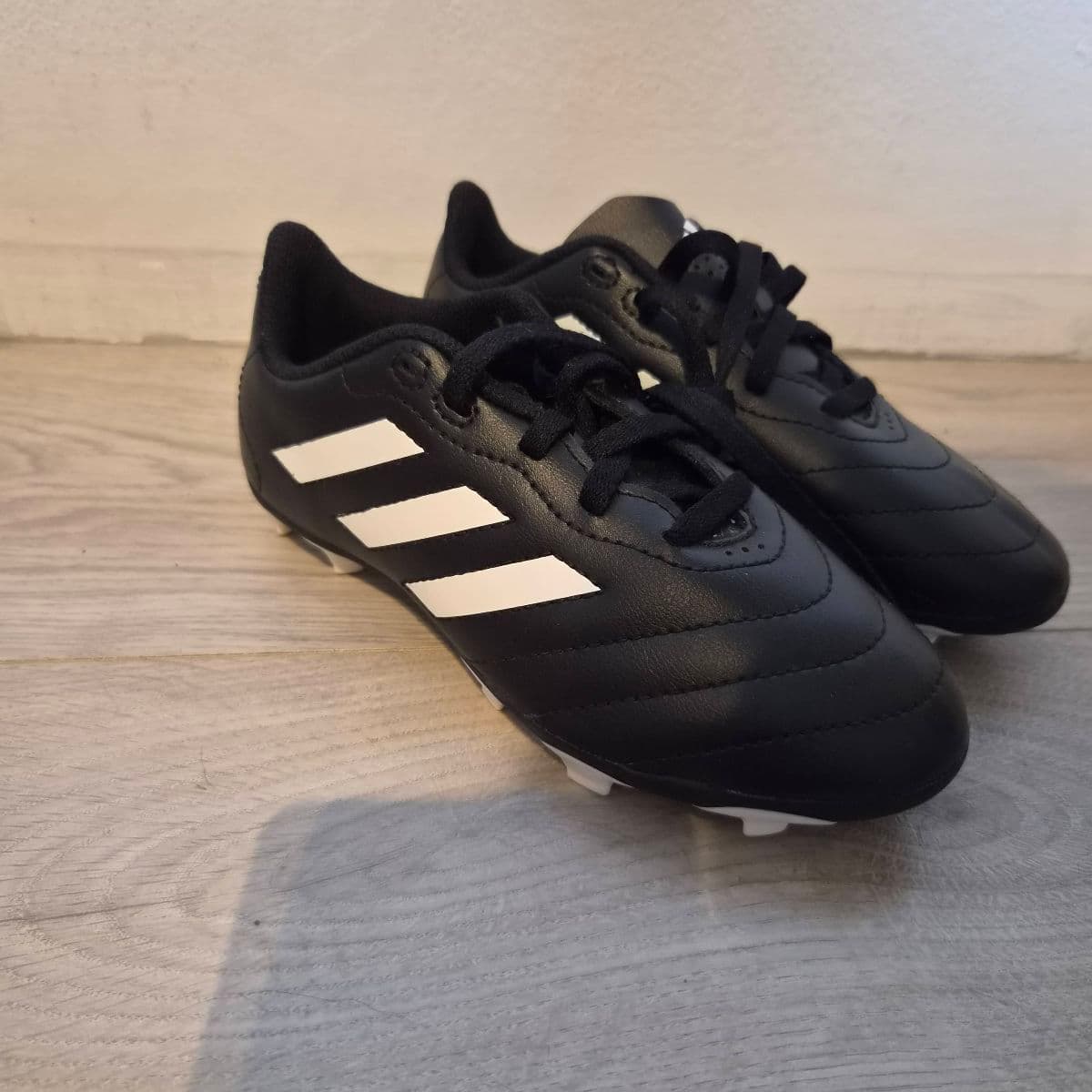 Adidas fótboltaskór