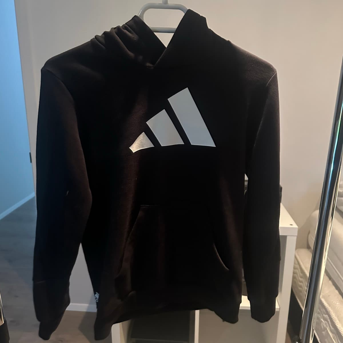 Adidas hettupeysa