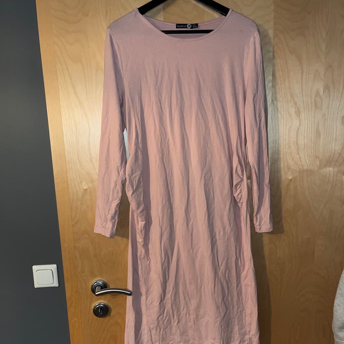 Boohoo meðgöngu kjóll