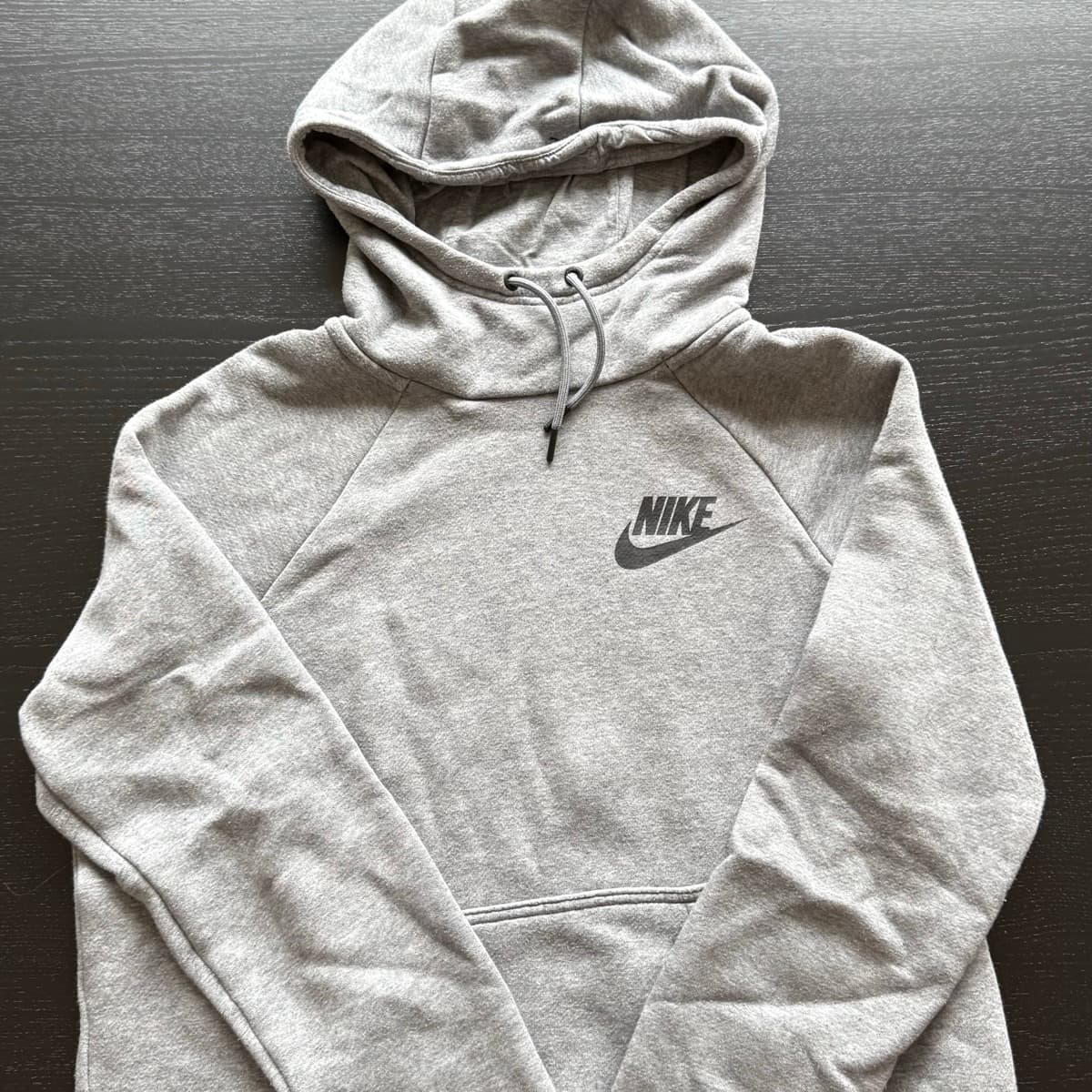 Nike hettupeysa