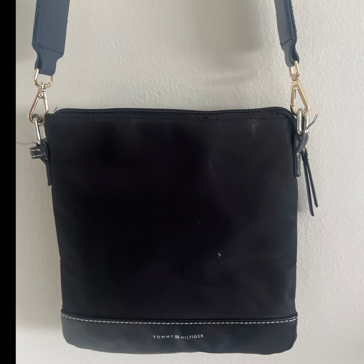 Tommy Hilfiger hliðartaska
