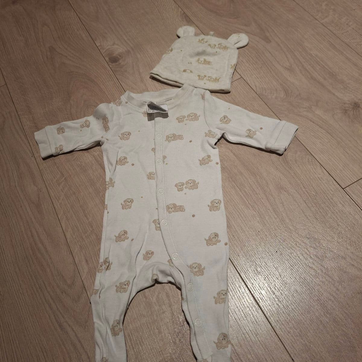 Samfestingur og húfa