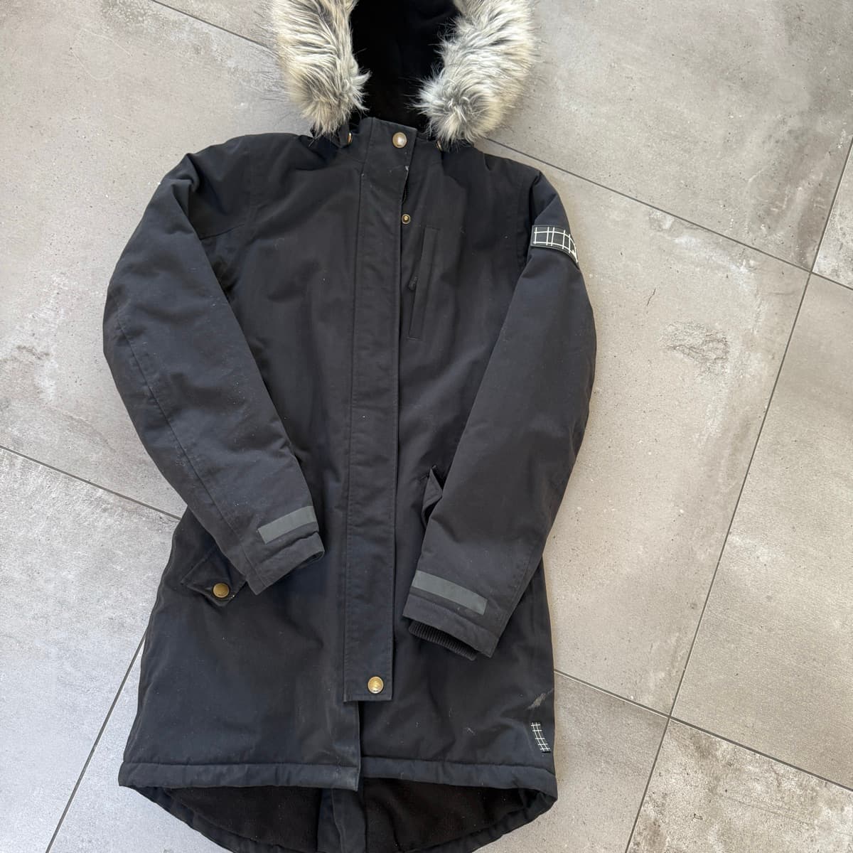 Hlýr parka með loðkraga MOLO