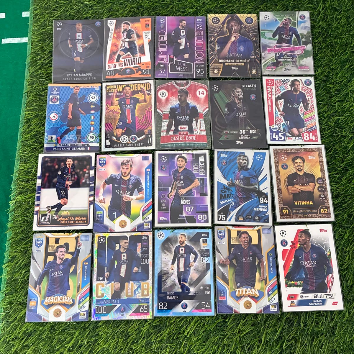 Safn af 20 PSG fótboltakortum