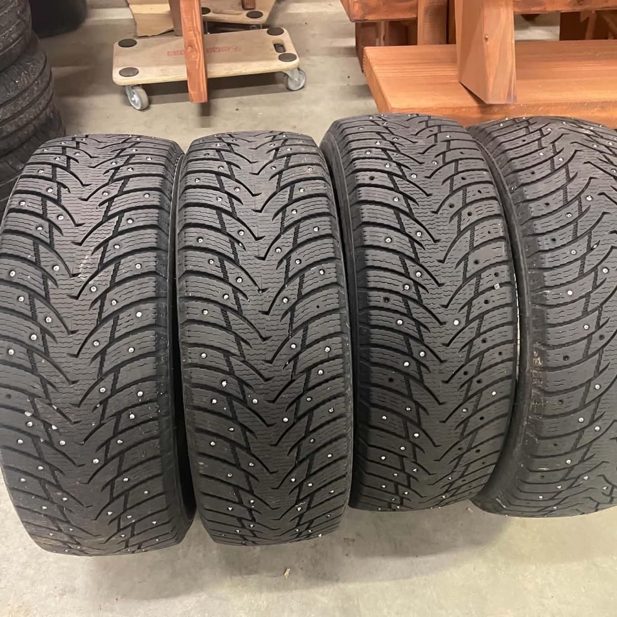 Nagladekk 195/55R16