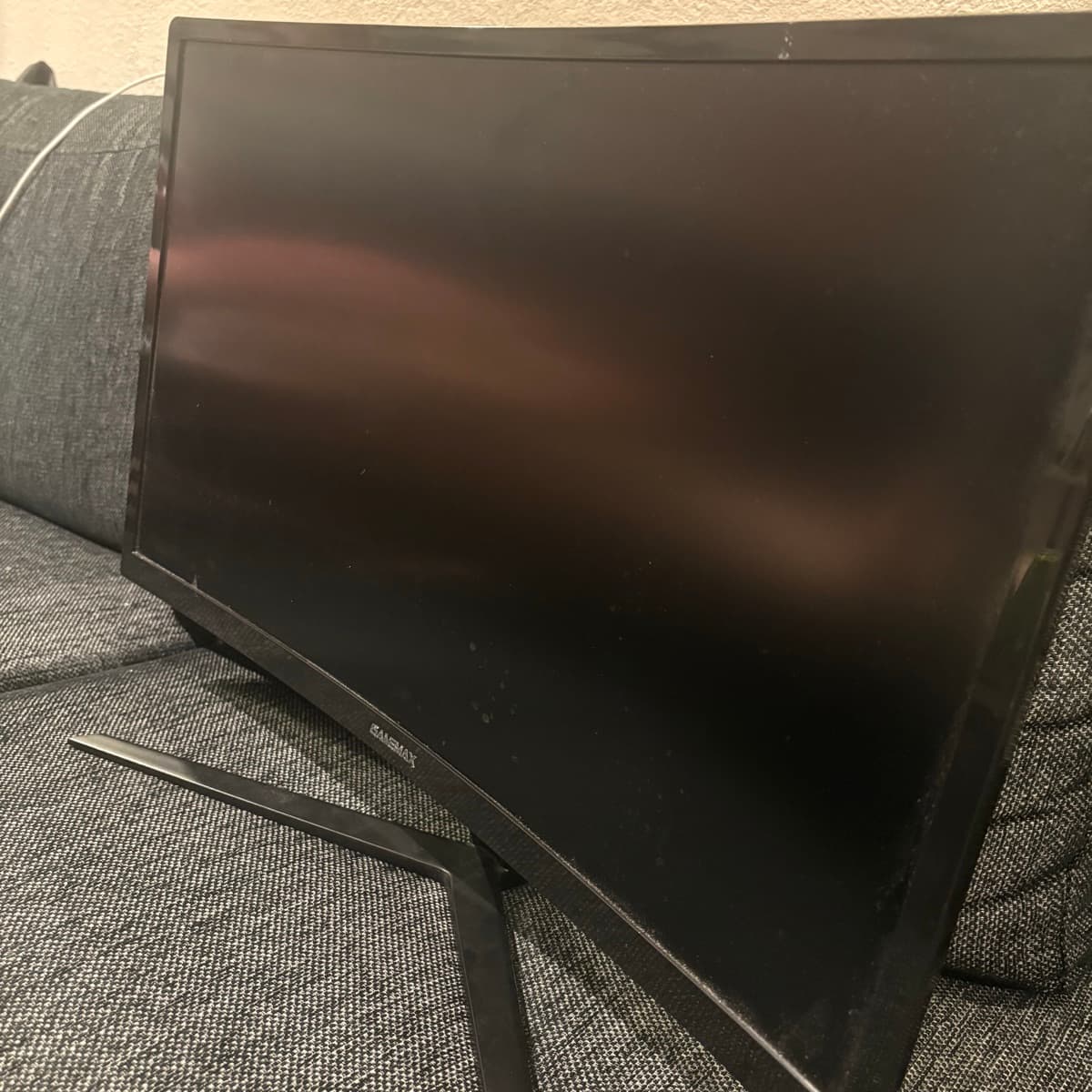 Gamemax 24" boginn tölvuskjár