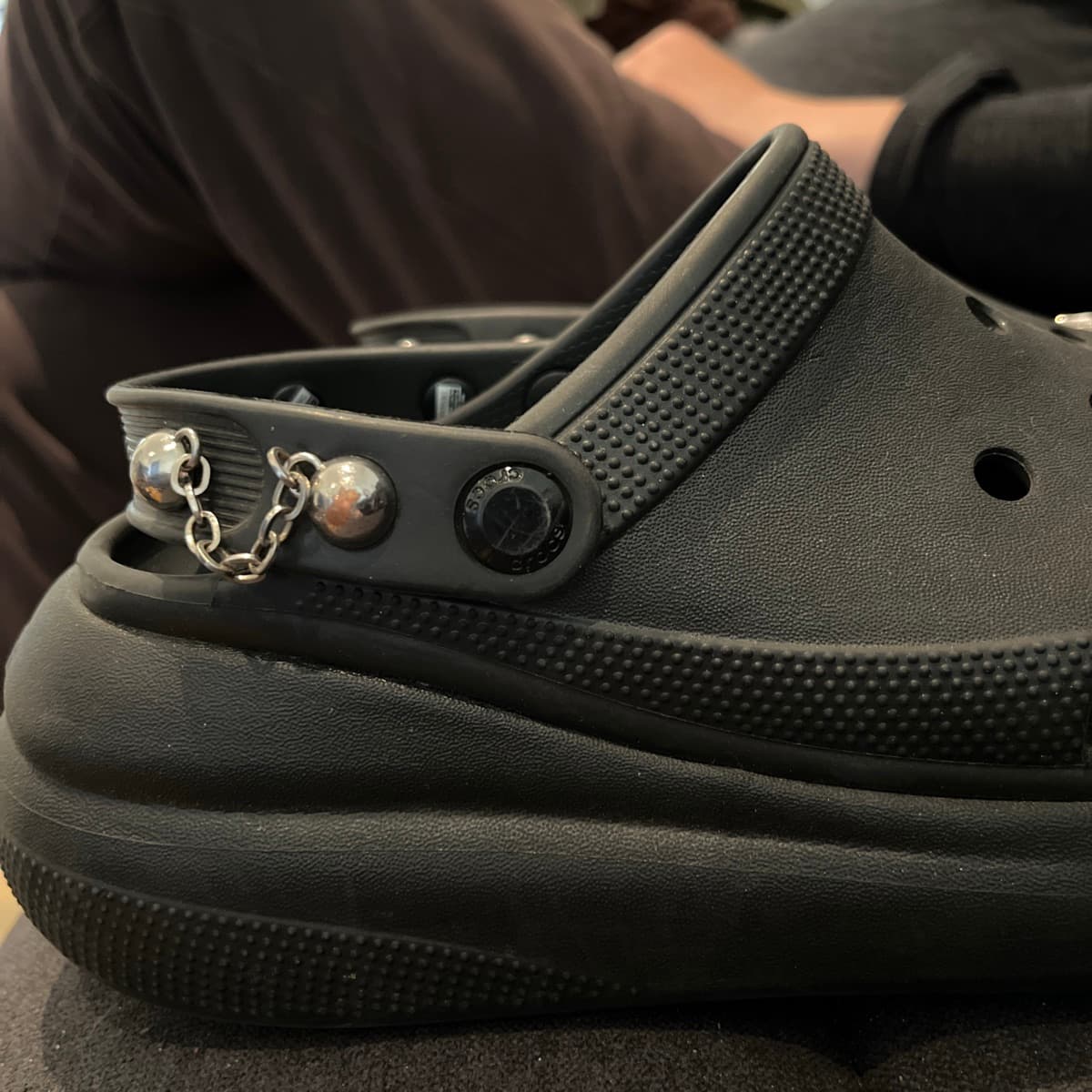 Crocs með skrauti