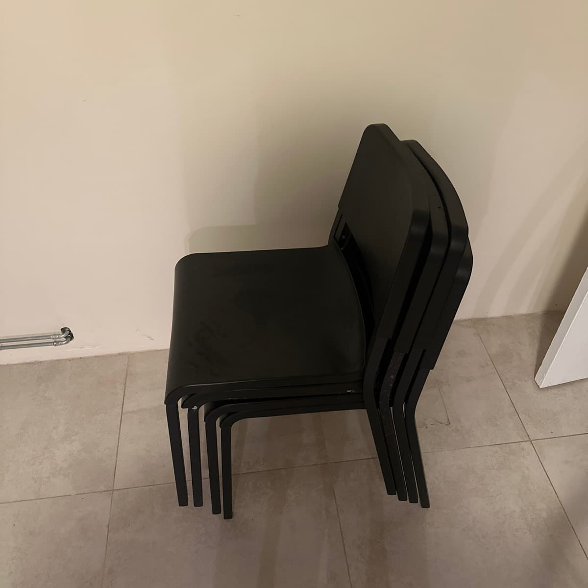 Fjórir staflanlegir stólar