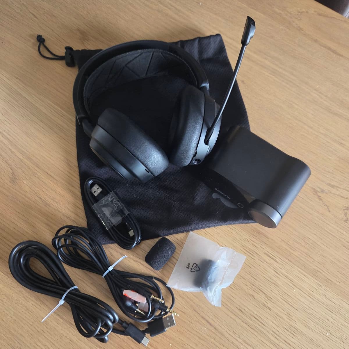 SteelSeries Arctis Nova Pro Wireless
