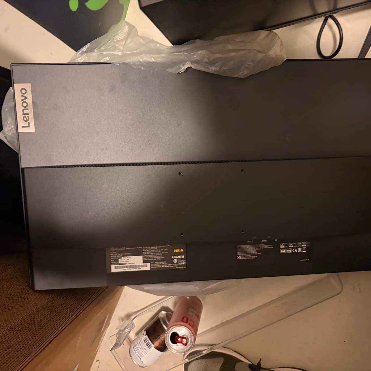 Lenovo tölvuskjár